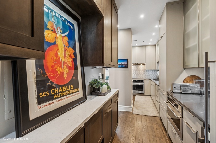 330 S MICHIGAN Avenue Unit: 1607