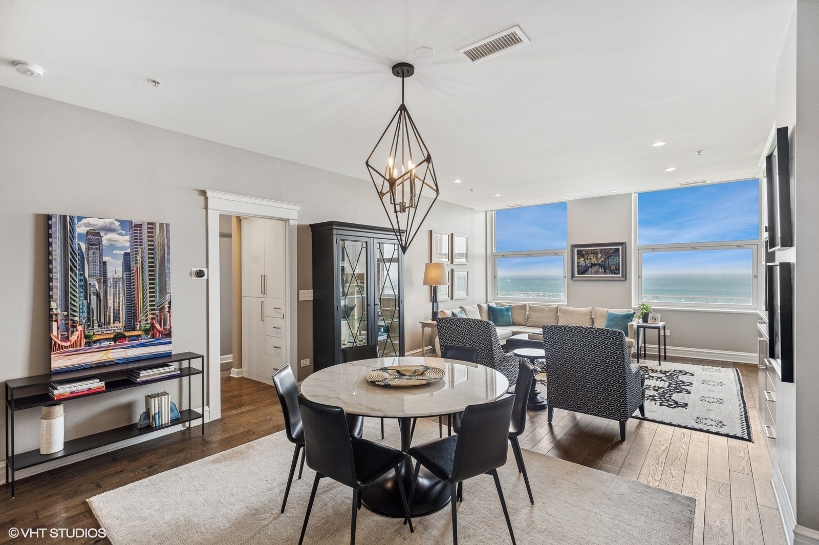 330 S MICHIGAN Avenue Unit: 1607