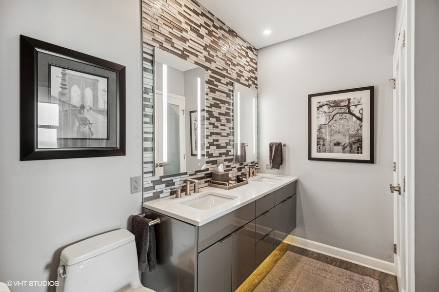 330 S MICHIGAN Avenue Unit: 1607