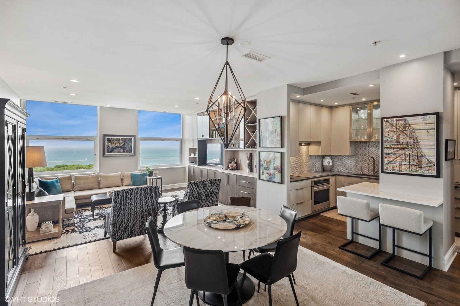 330 S MICHIGAN Avenue Unit: 1607