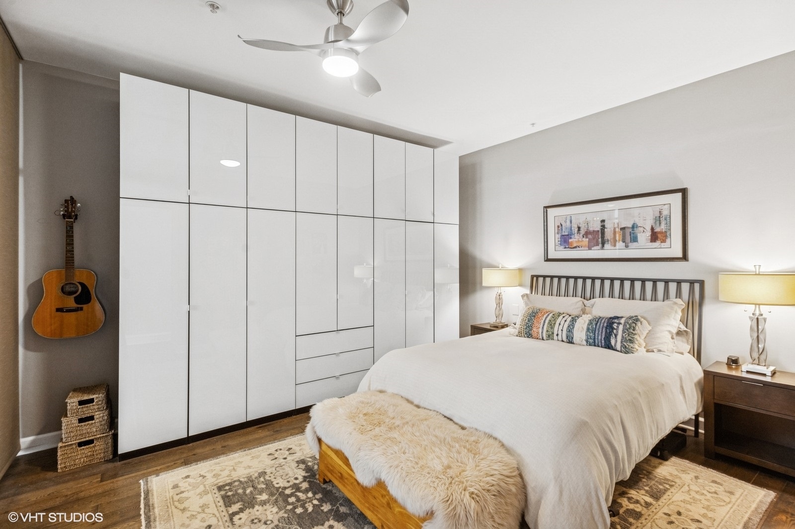 330 S MICHIGAN Avenue Unit: 1607