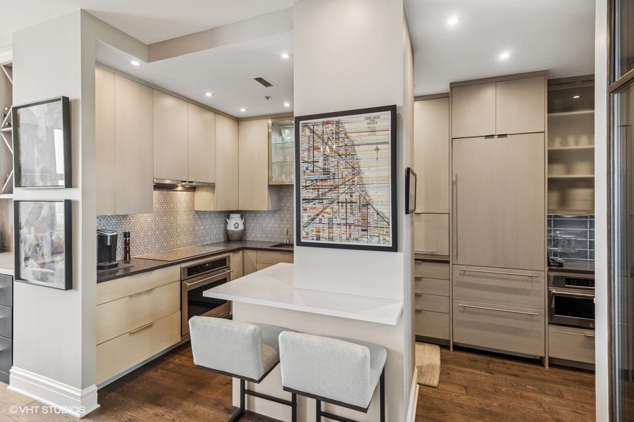 330 S MICHIGAN Avenue Unit: 1607