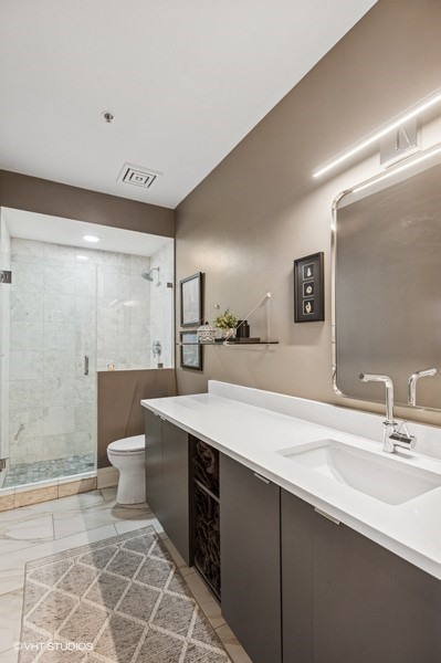 330 S MICHIGAN Avenue Unit: 1607