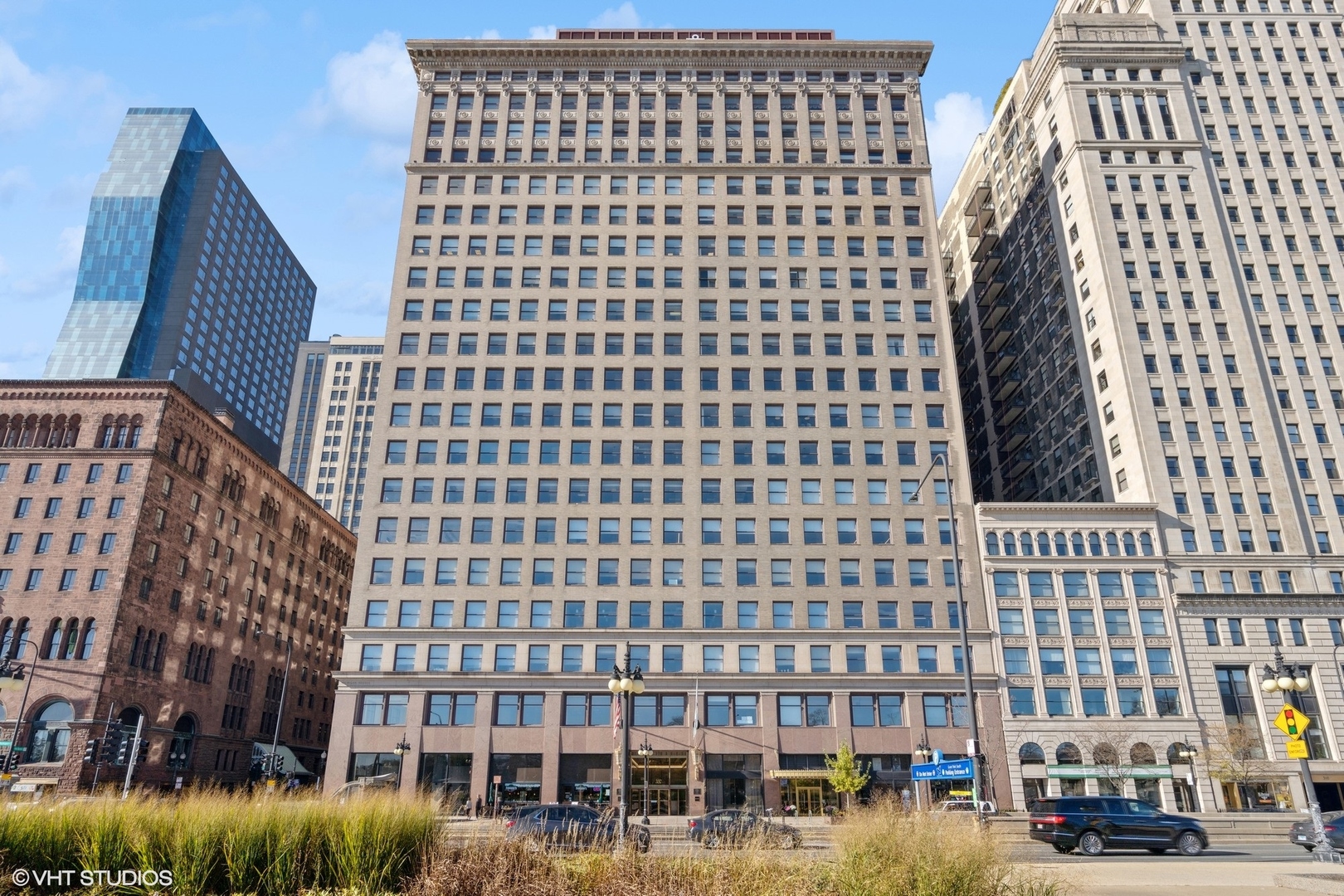 330 S MICHIGAN Avenue Unit: 1607