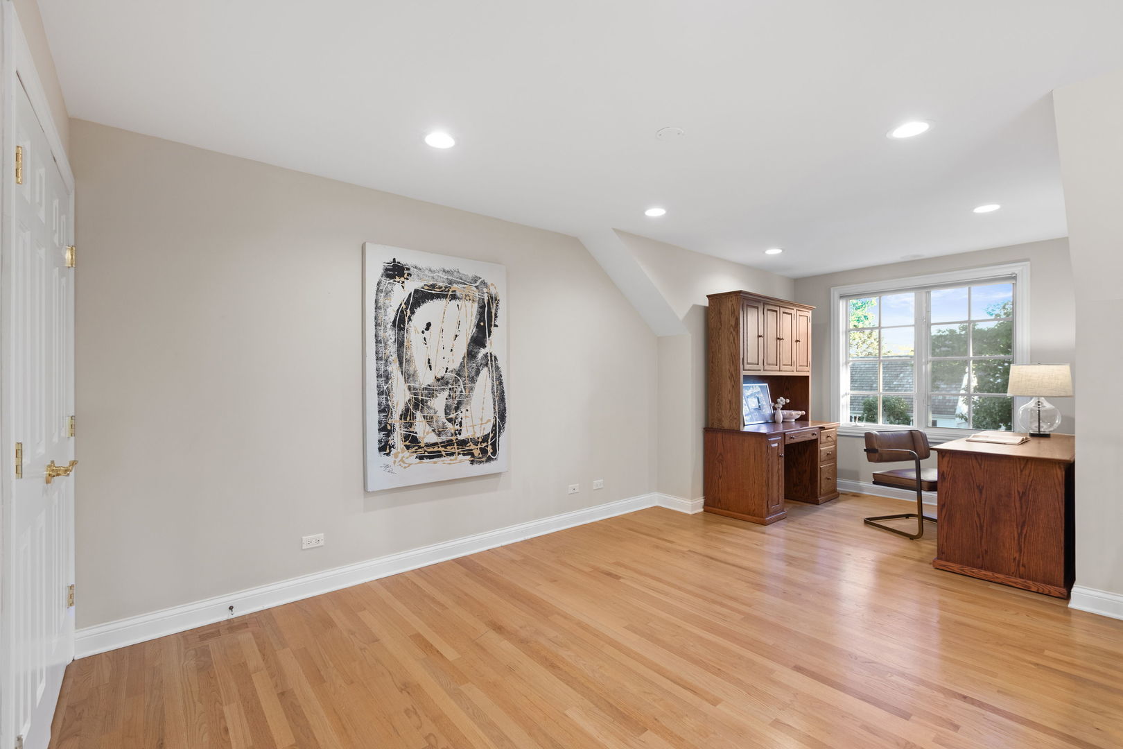 1830 W North Pond Lane