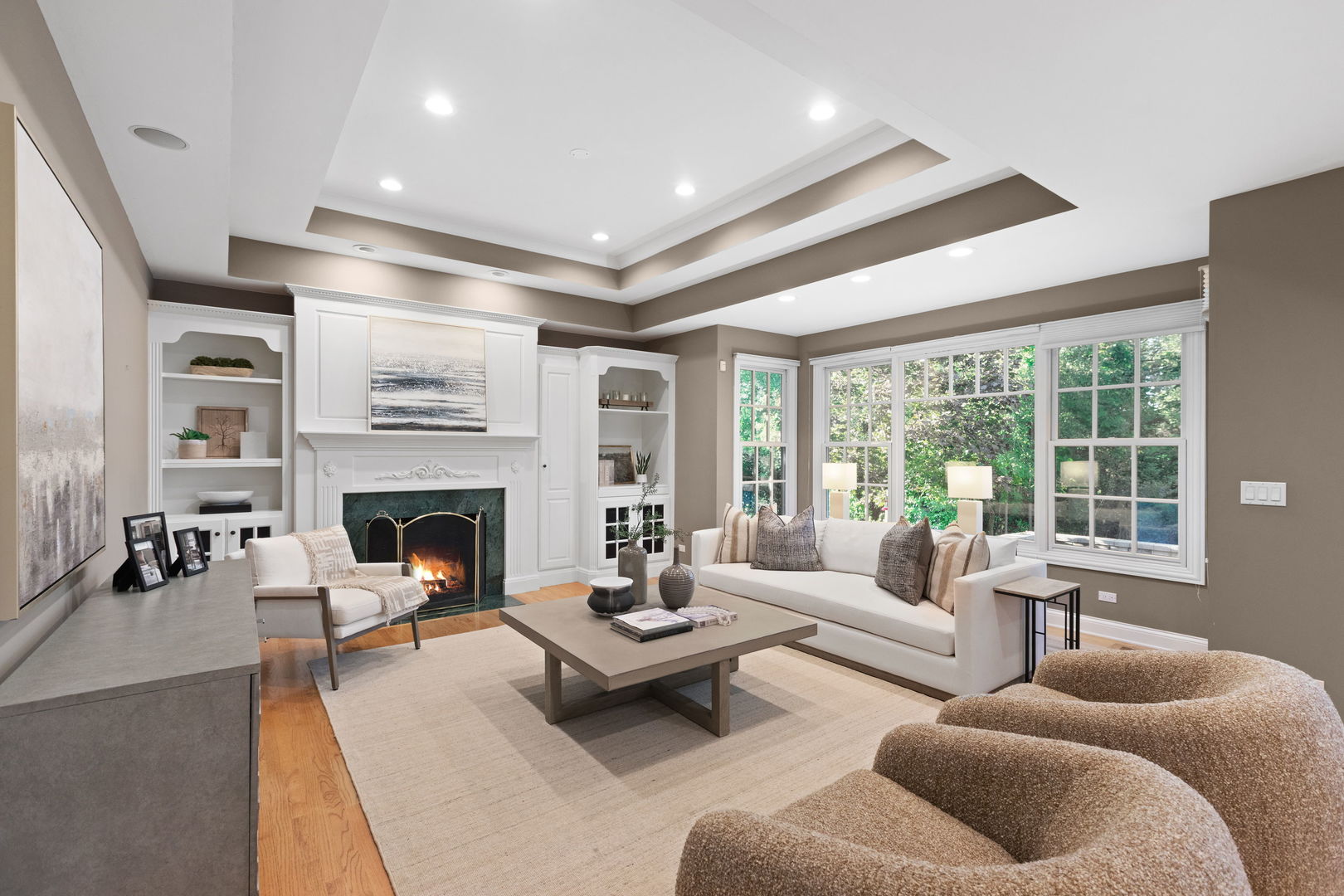 1830 W North Pond Lane