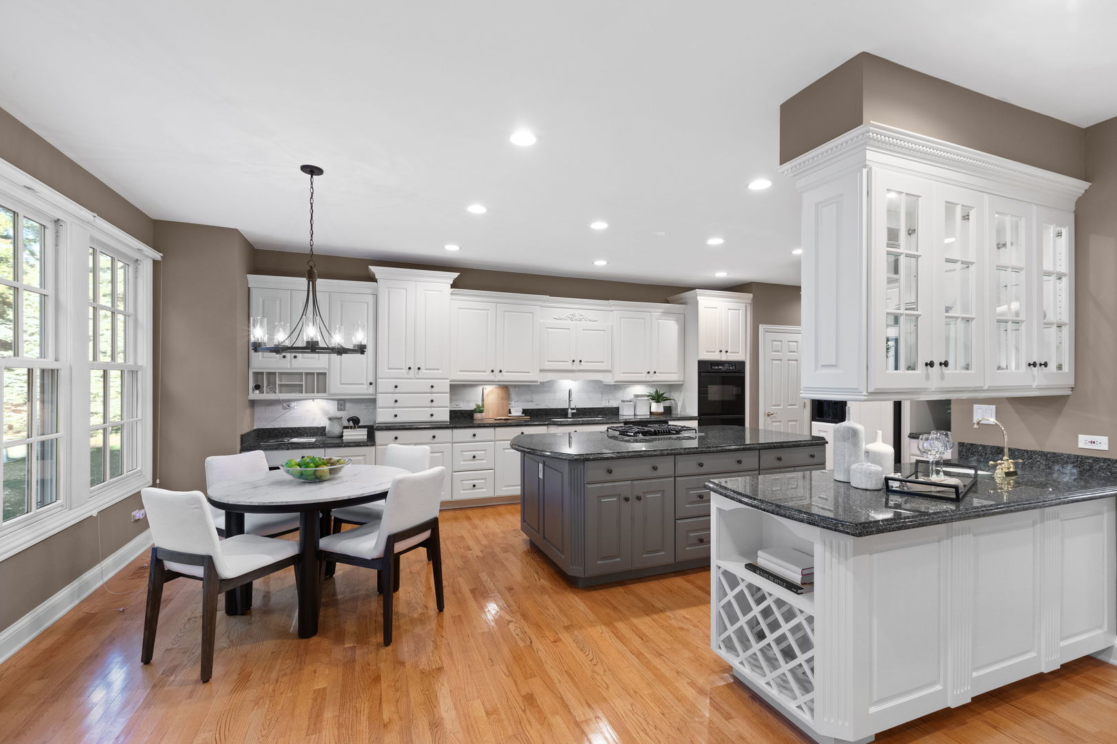 1830 W North Pond Lane