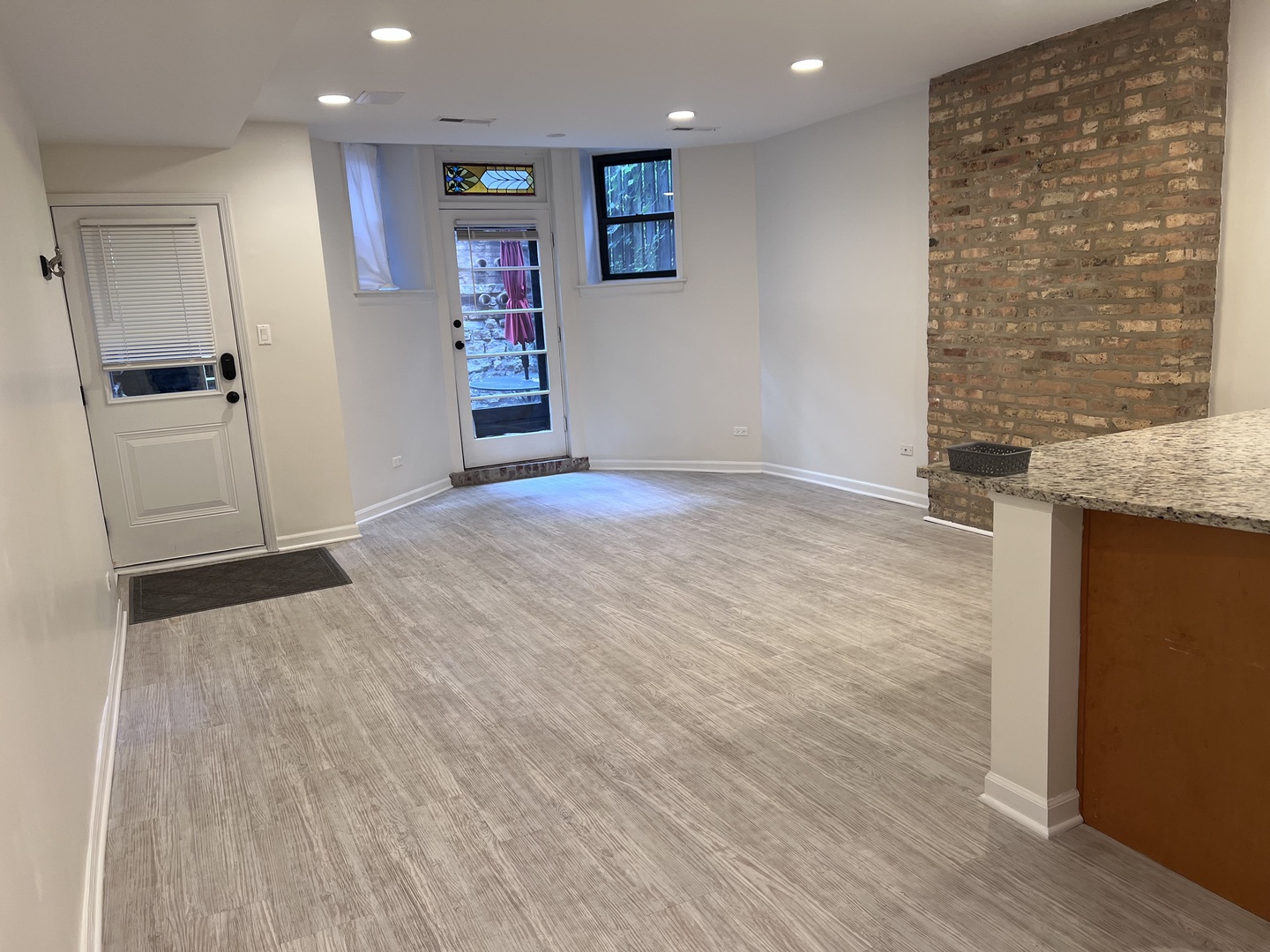 2154 N Cleveland Avenue Unit: G