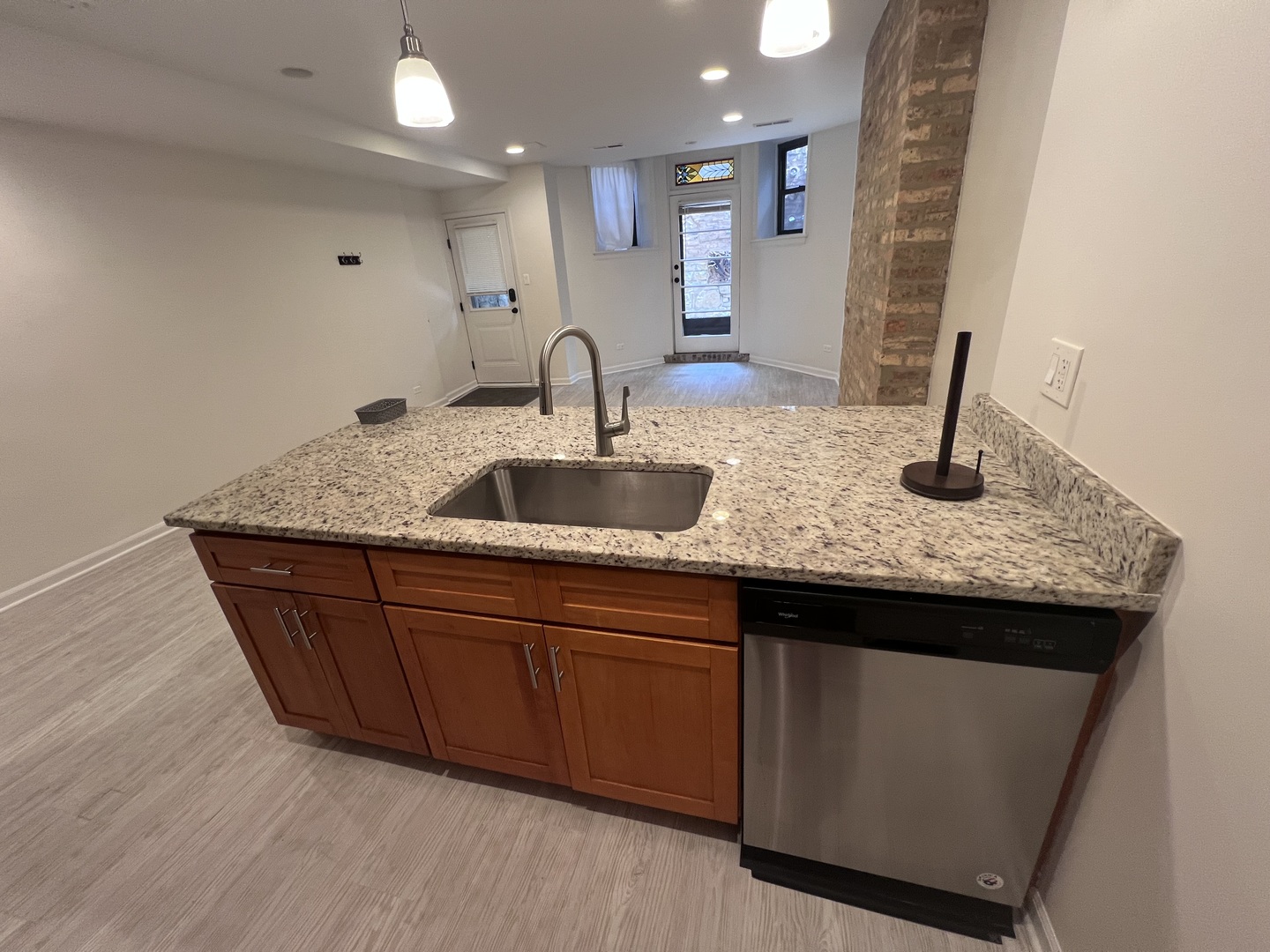 2154 N Cleveland Avenue Unit: G