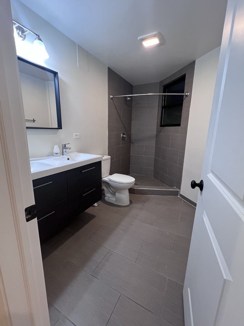 2154 N Cleveland Avenue Unit: G