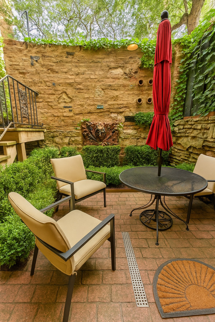 2154 N Cleveland Avenue Unit: G