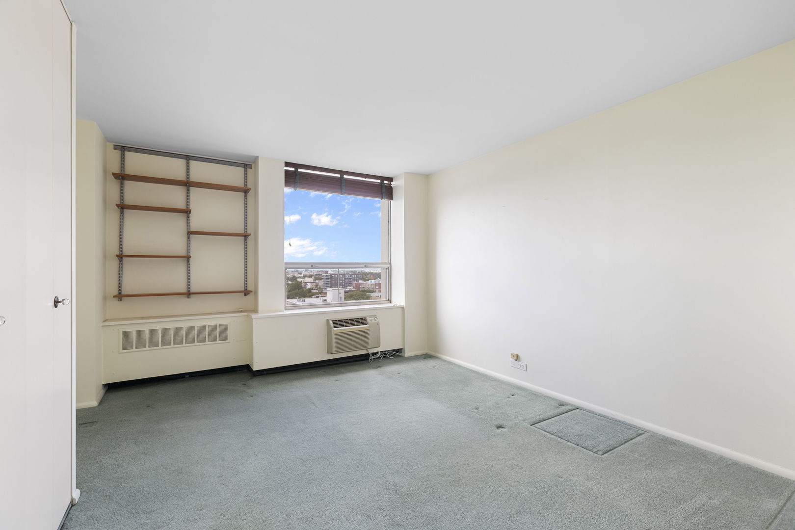 1460 N SANDBURG Terrace Unit: 1512