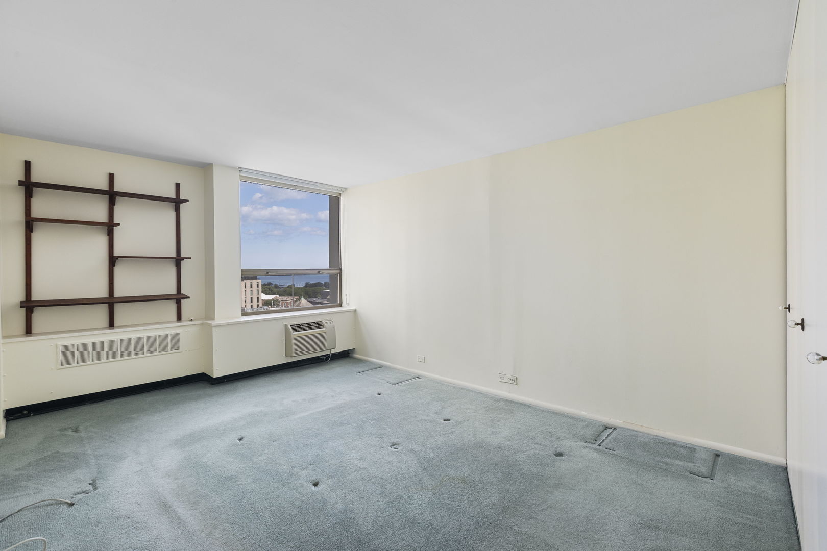 1460 N SANDBURG Terrace Unit: 1512