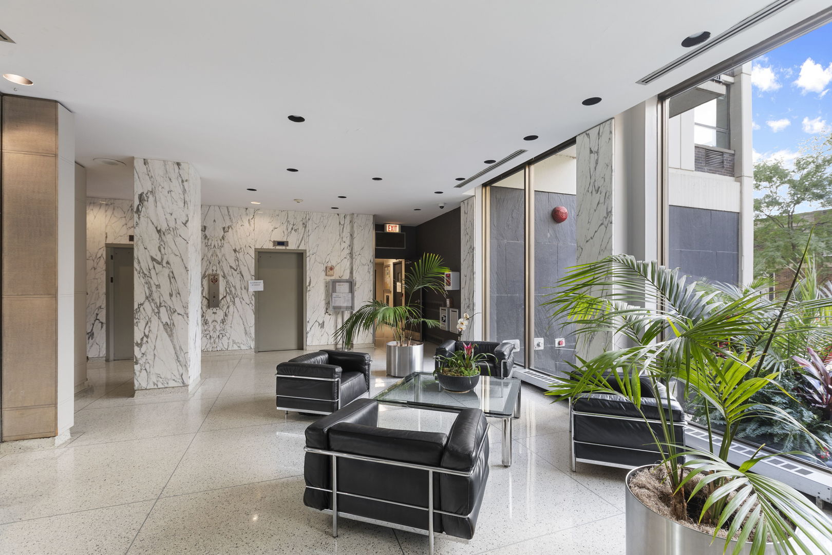 1460 N SANDBURG Terrace Unit: 1512