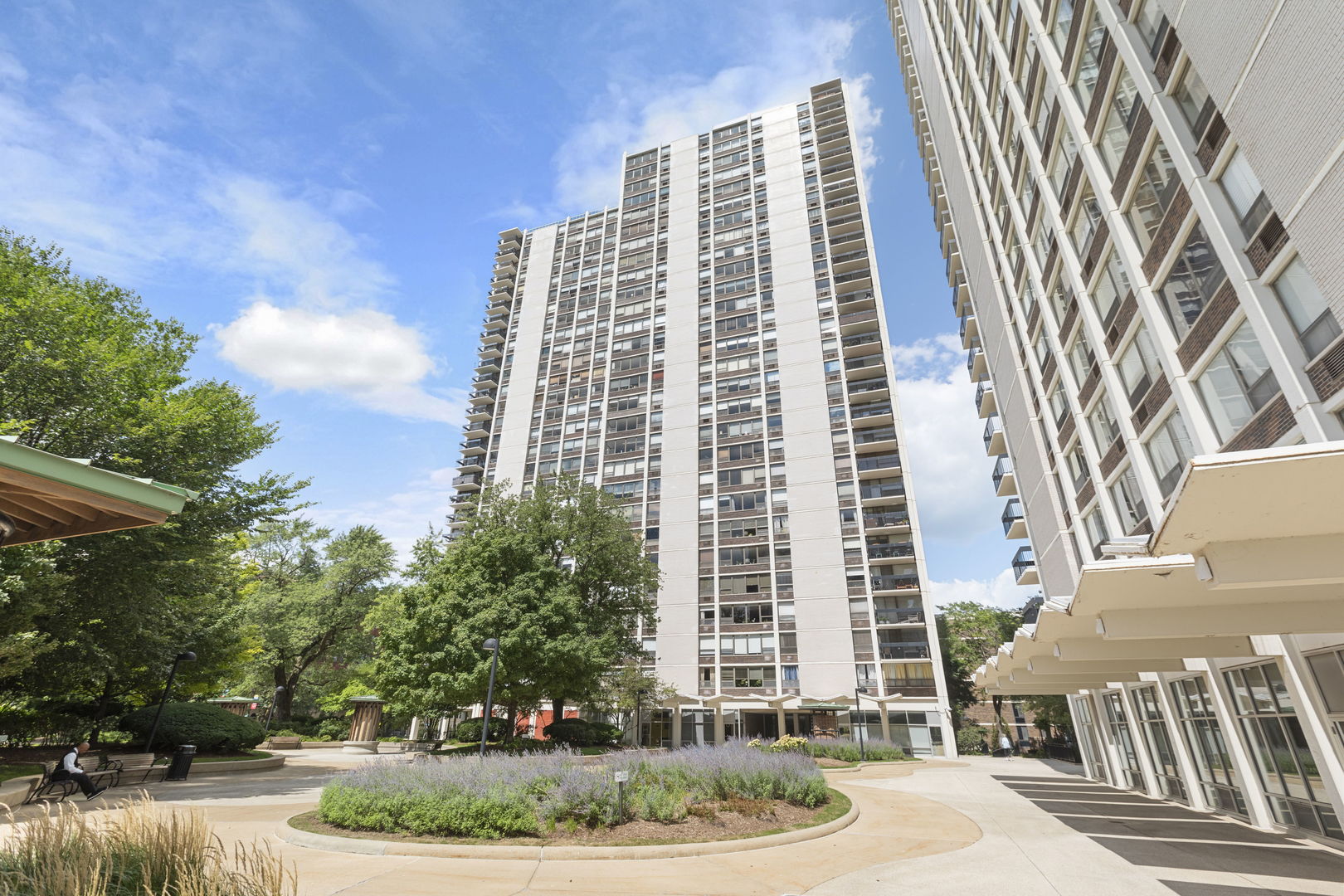 1460 N SANDBURG Terrace Unit: 1512