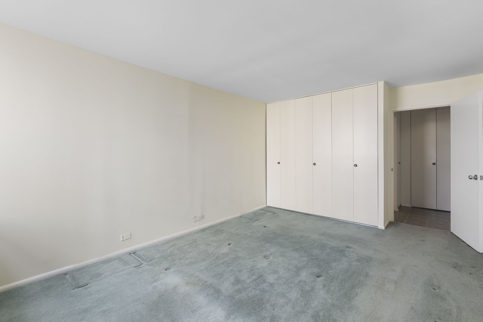 1460 N SANDBURG Terrace Unit: 1512