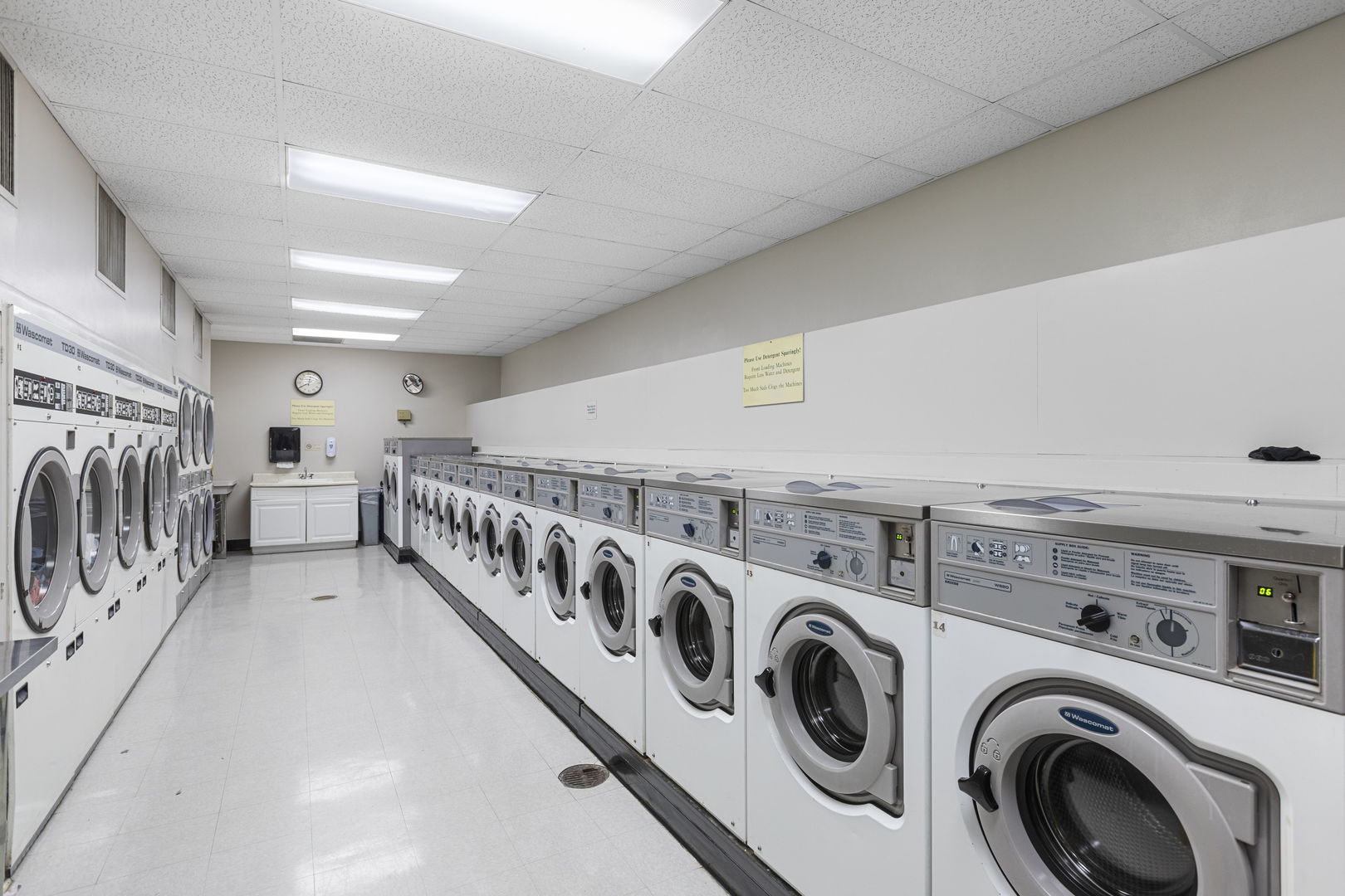 1460 N SANDBURG Terrace Unit: 1512