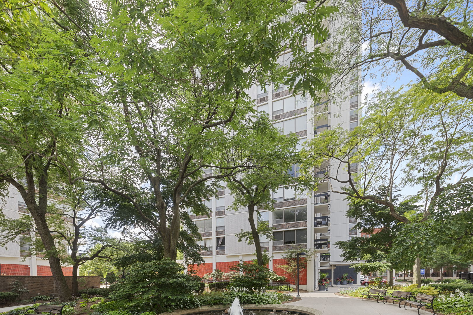 1460 N SANDBURG Terrace Unit: 1512