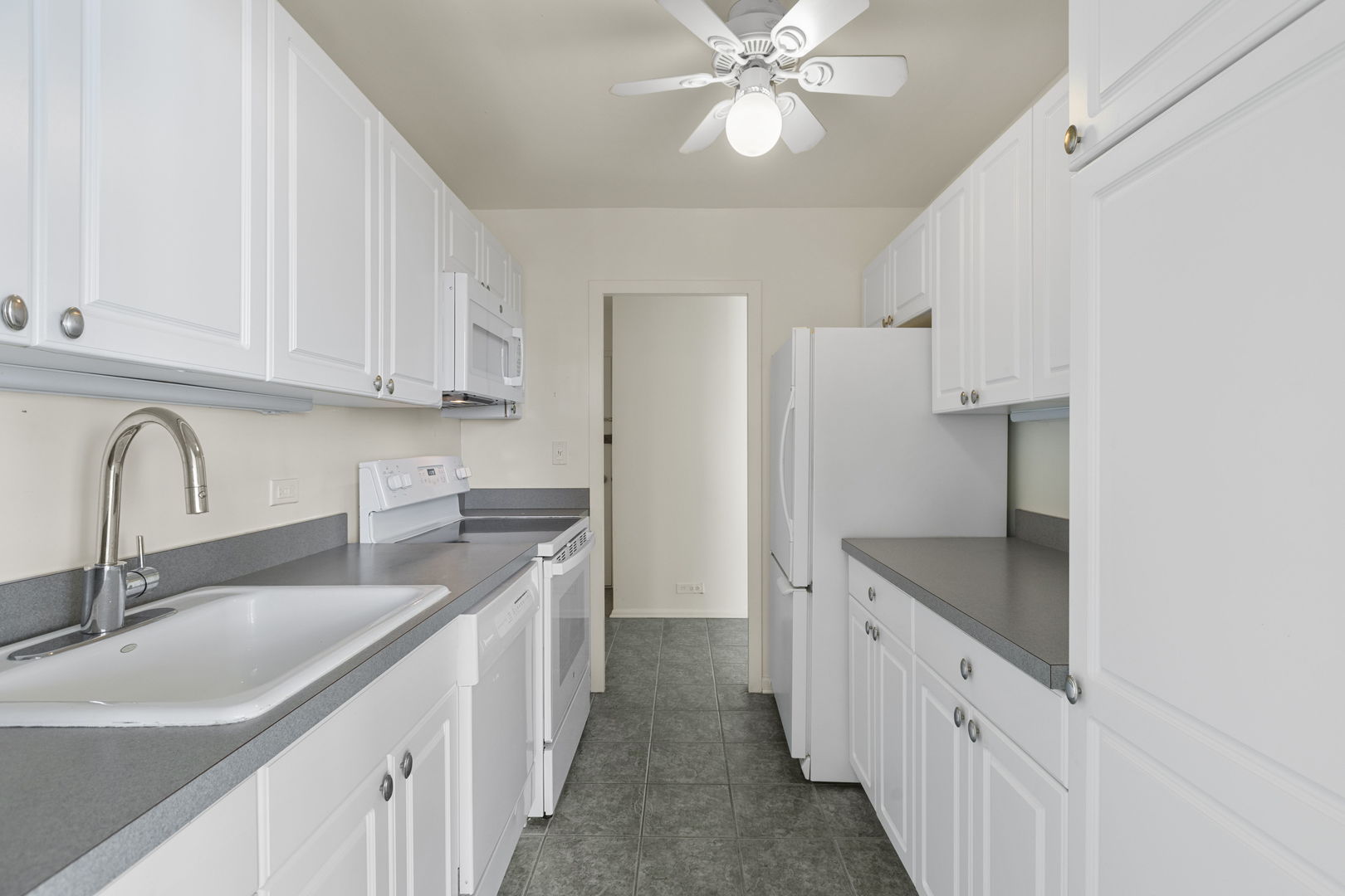 1460 N SANDBURG Terrace Unit: 1512