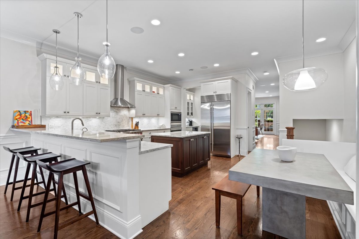 3048 N RACINE Avenue Unit: 1N