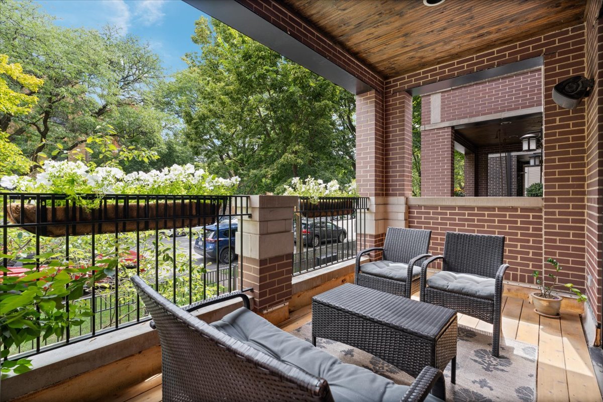 3048 N RACINE Avenue Unit: 1N