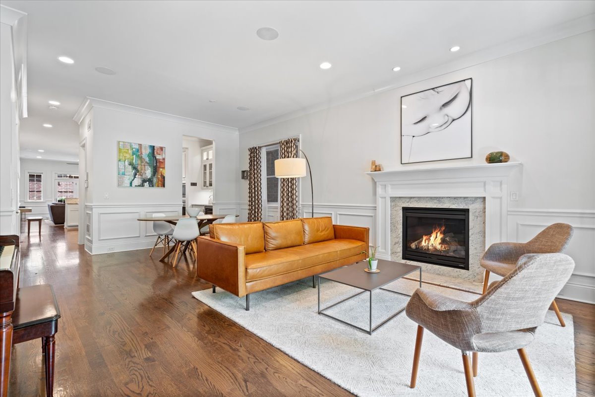 3048 N RACINE Avenue Unit: 1N