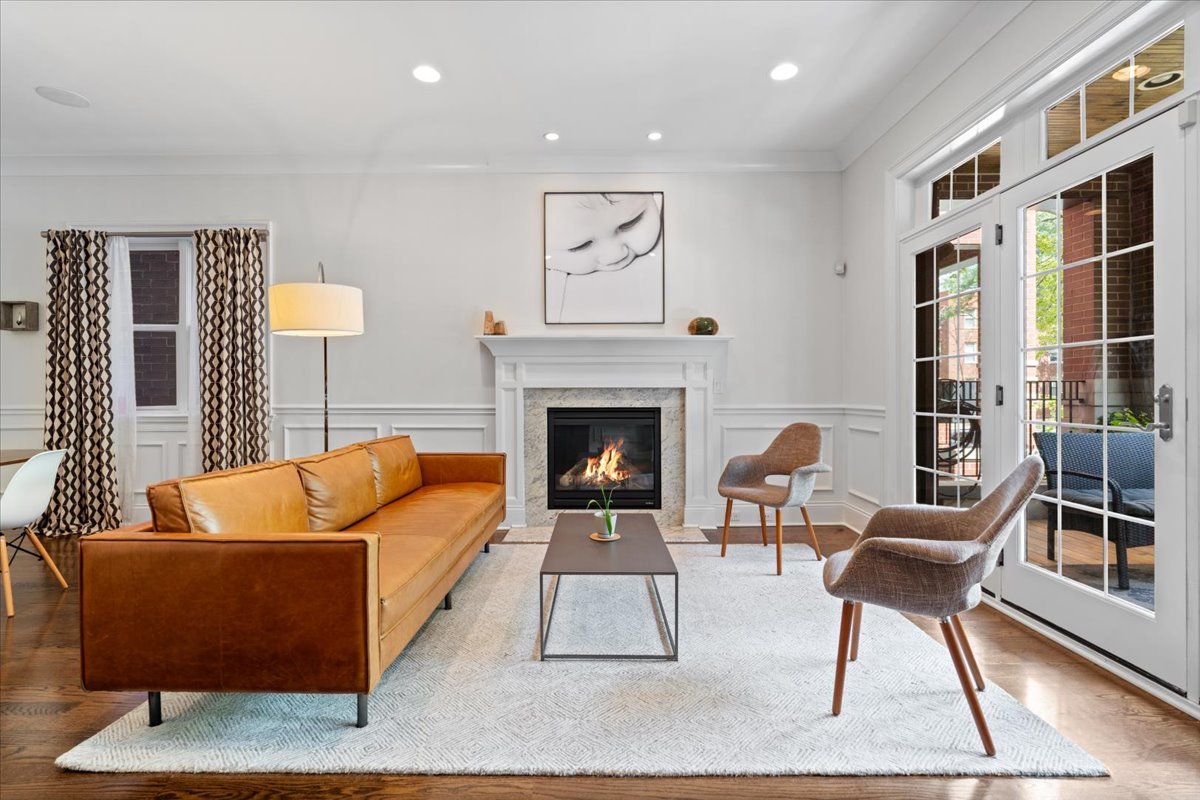 3048 N RACINE Avenue Unit: 1N