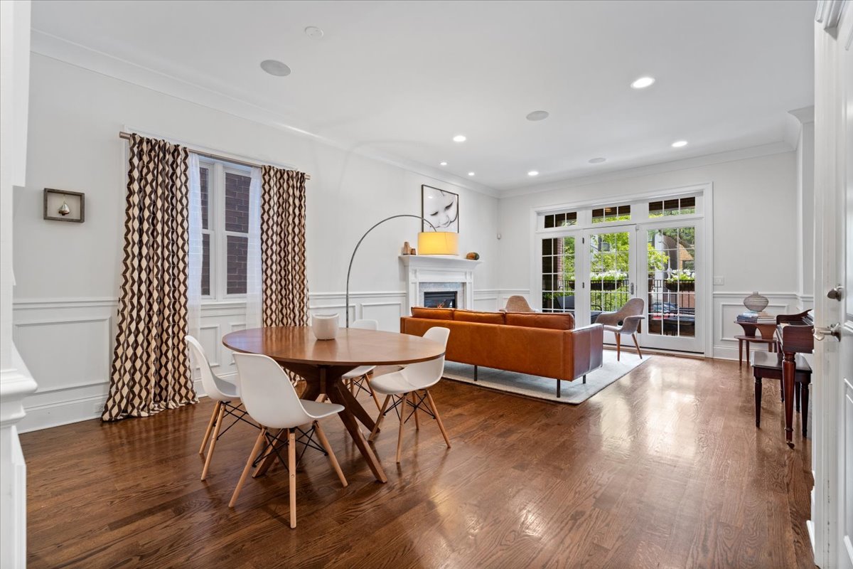 3048 N RACINE Avenue Unit: 1N