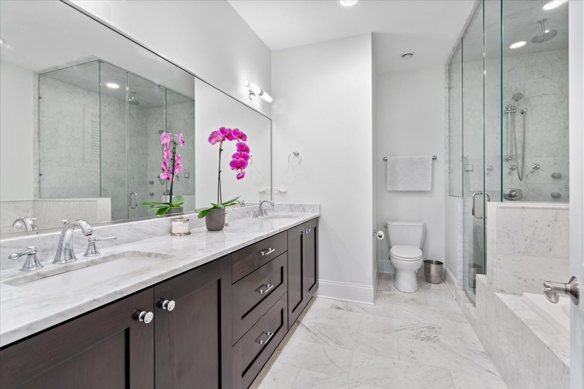 3048 N RACINE Avenue Unit: 1N