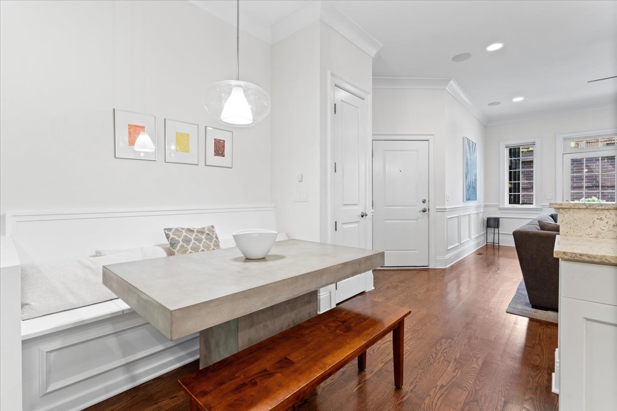 3048 N RACINE Avenue Unit: 1N