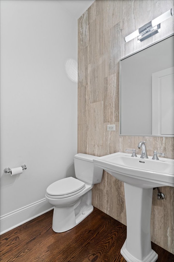 3048 N RACINE Avenue Unit: 1N