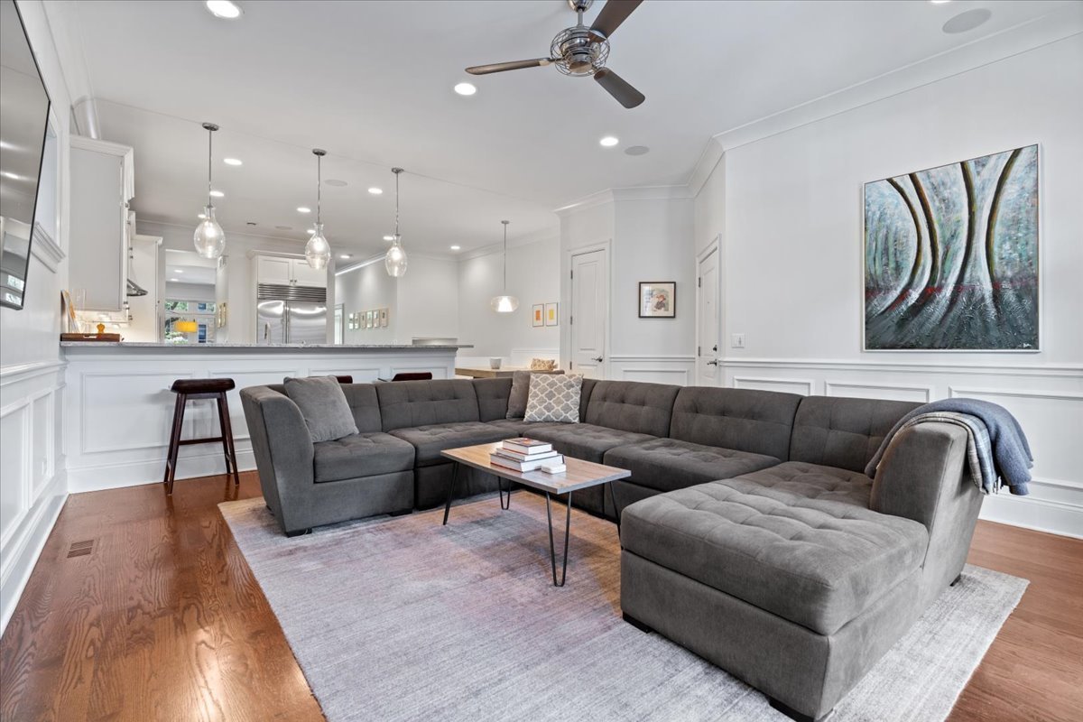 3048 N RACINE Avenue Unit: 1N