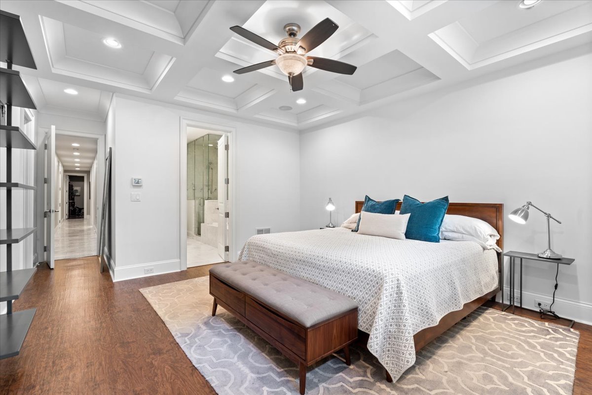 3048 N RACINE Avenue Unit: 1N