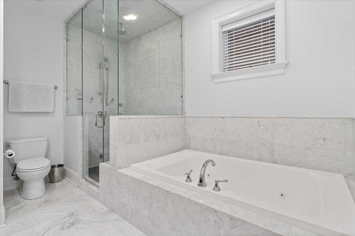 3048 N RACINE Avenue Unit: 1N