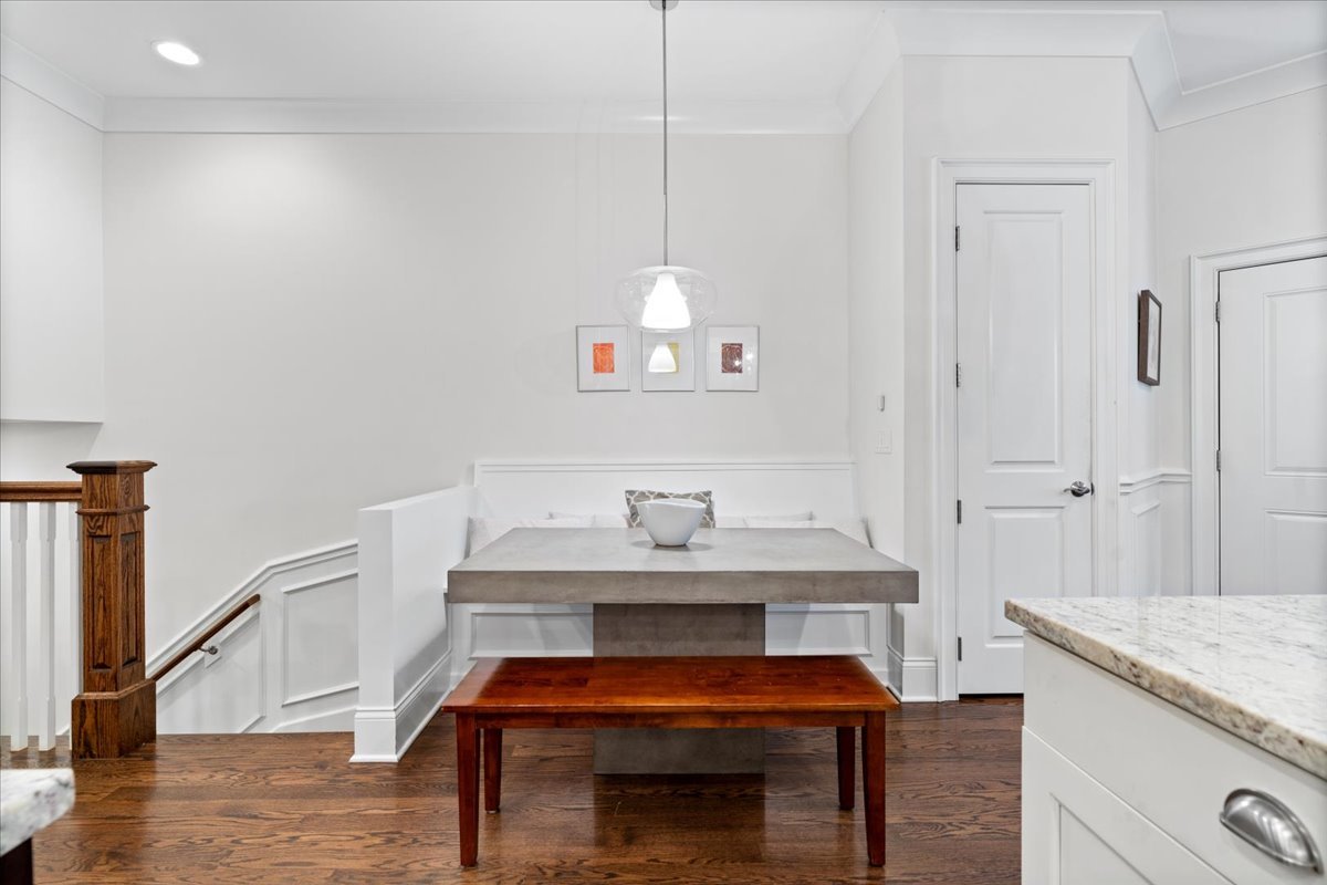 3048 N RACINE Avenue Unit: 1N