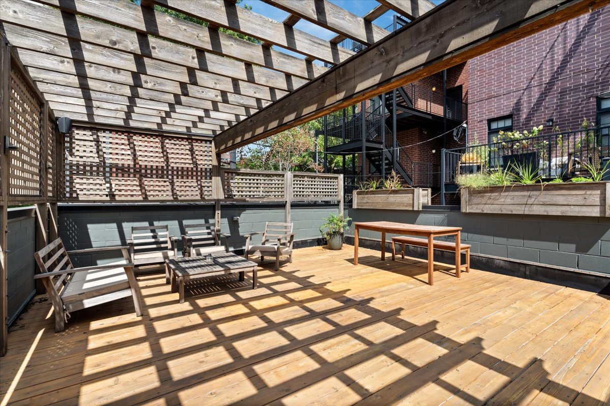 3048 N RACINE Avenue Unit: 1N