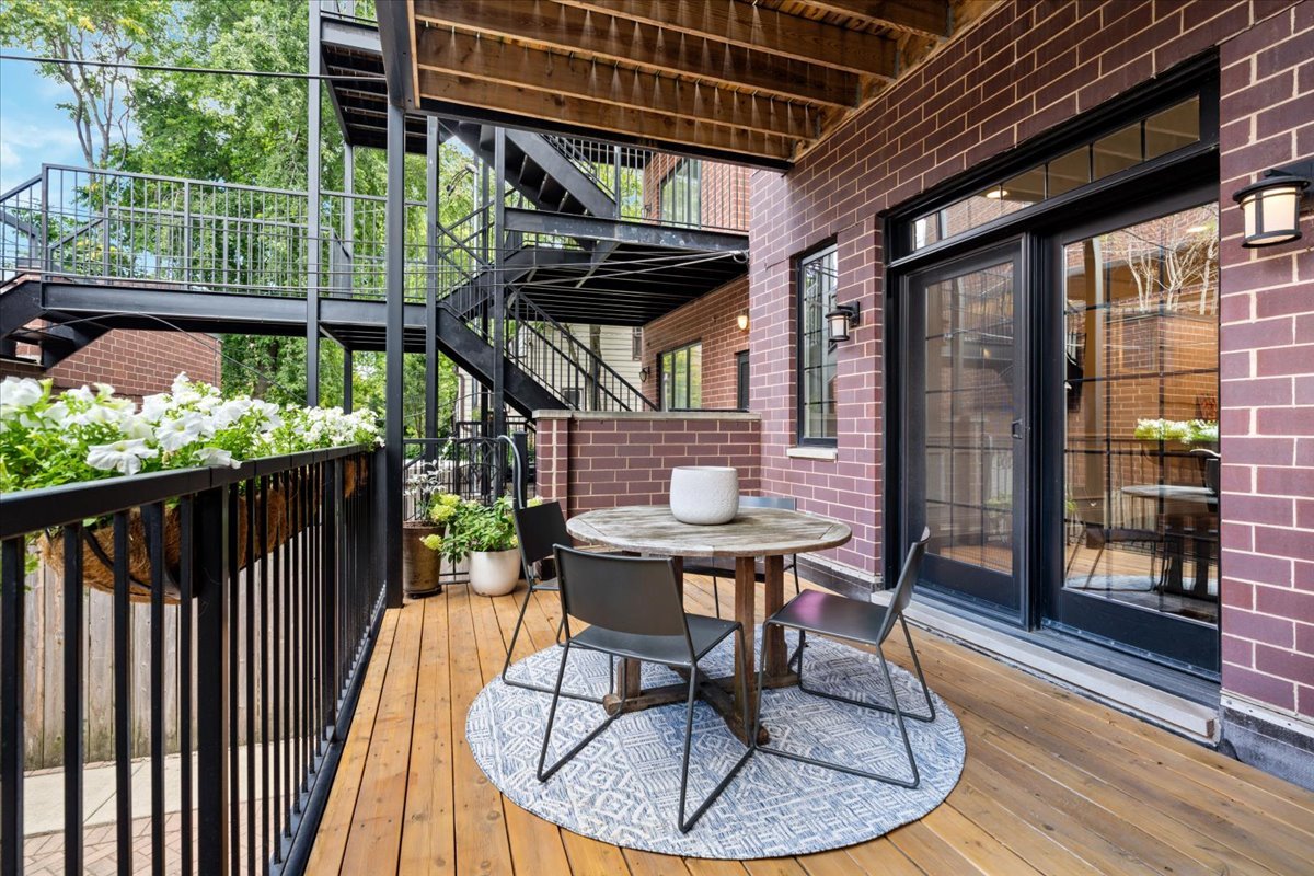 3048 N RACINE Avenue Unit: 1N