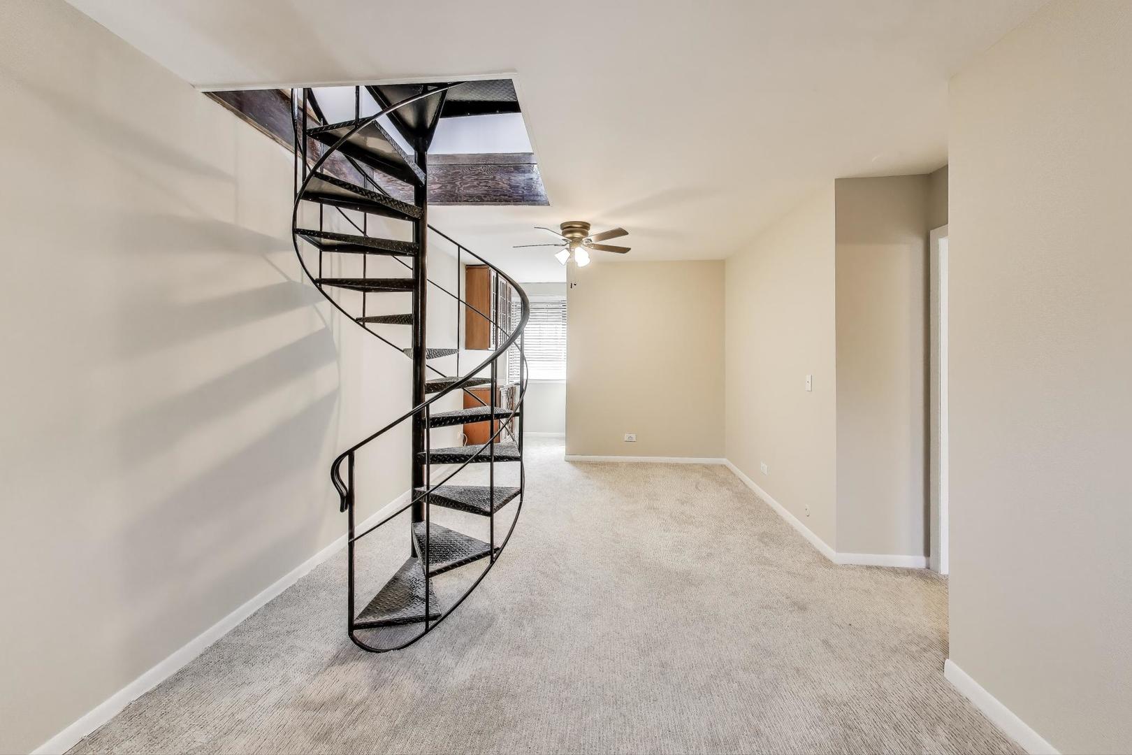 1927 N Howe Street Unit: 1