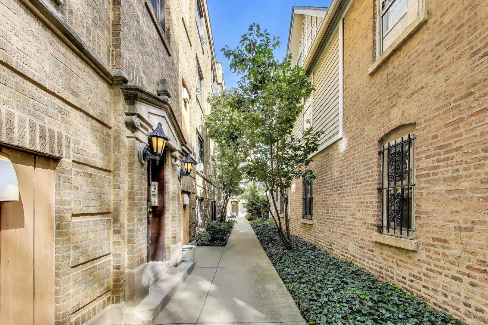 1927 N Howe Street Unit: 1