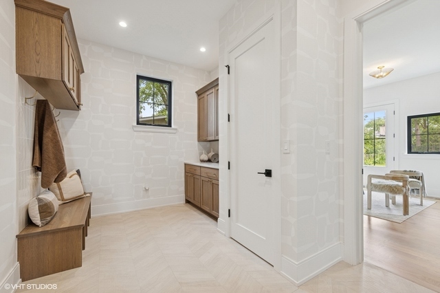 5545 S Stough Street