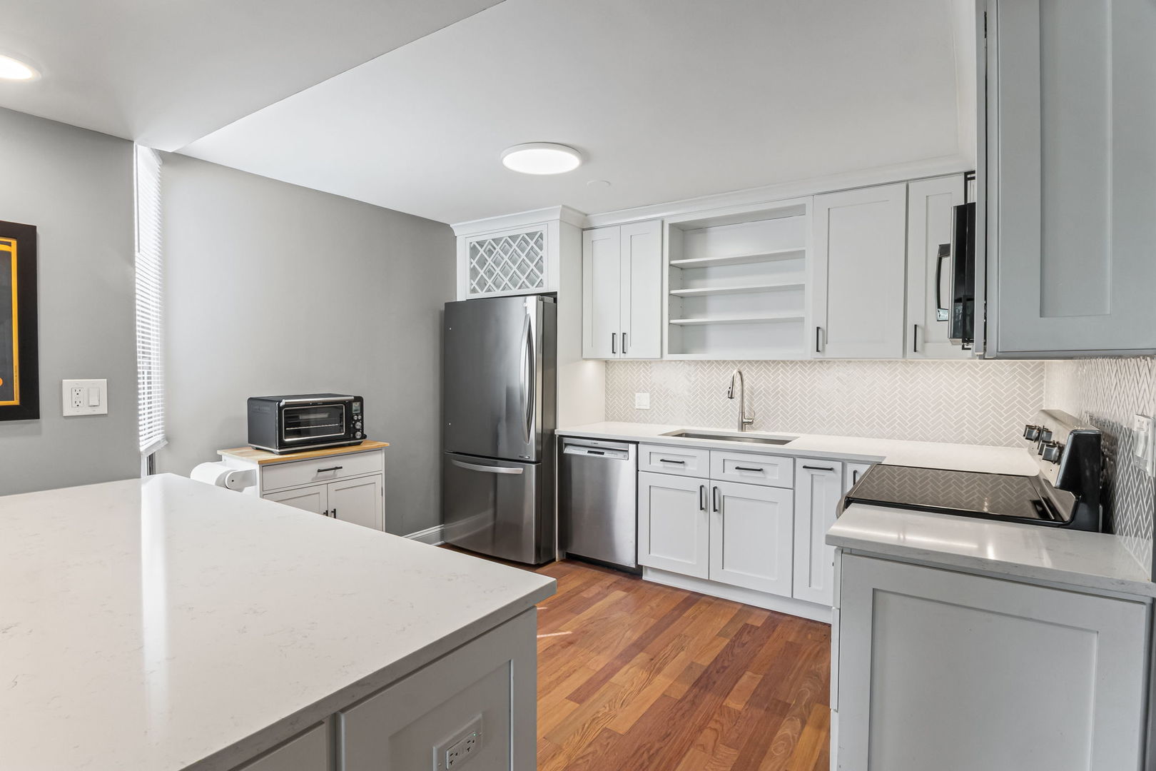 3150 N SHERIDAN Road Unit: 2C