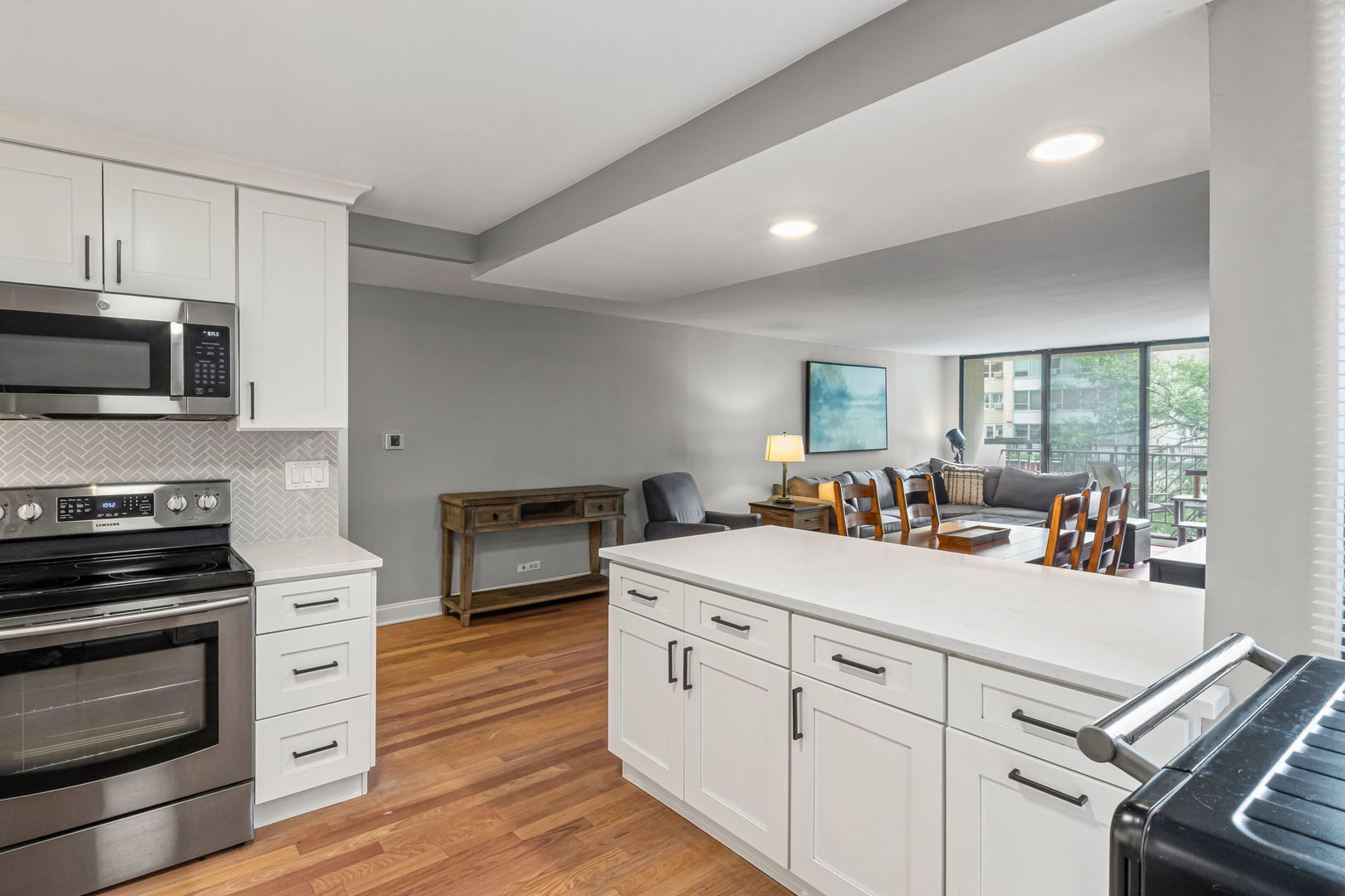 3150 N SHERIDAN Road Unit: 2C