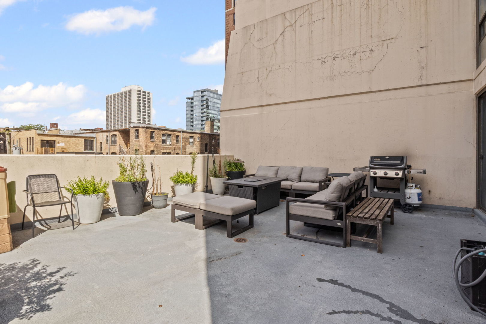 3150 N SHERIDAN Road Unit: 2C