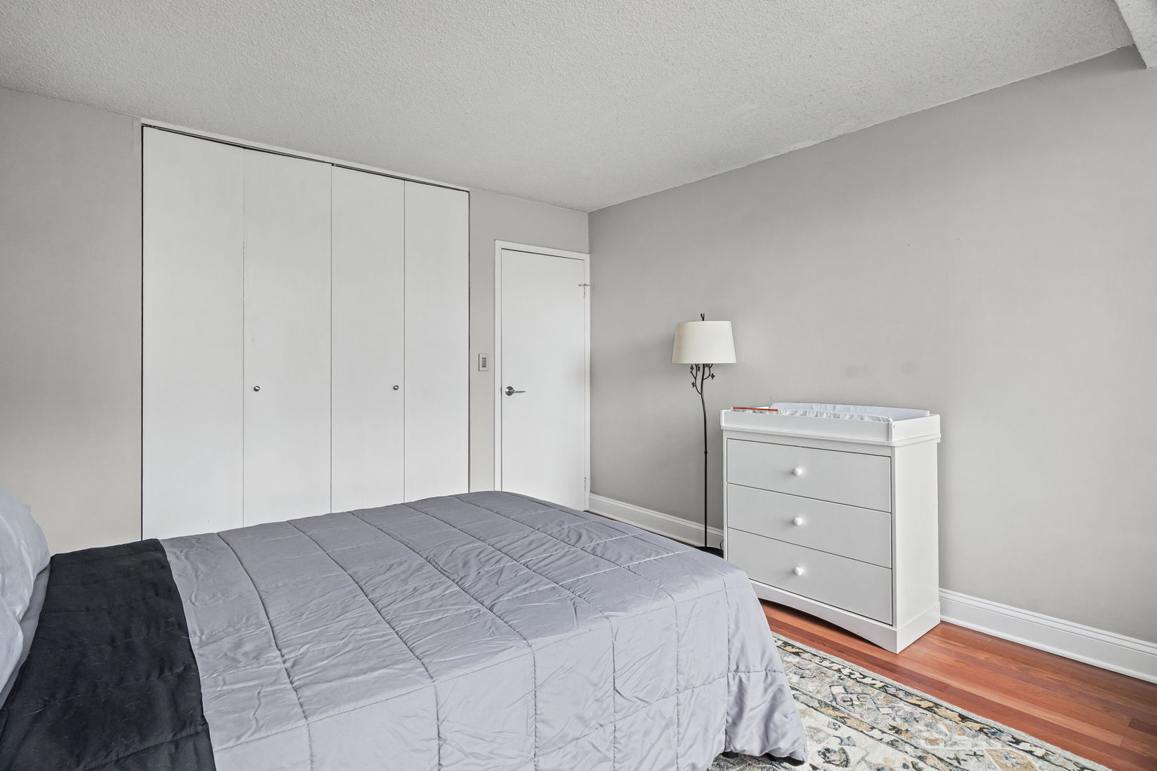 3150 N SHERIDAN Road Unit: 2C