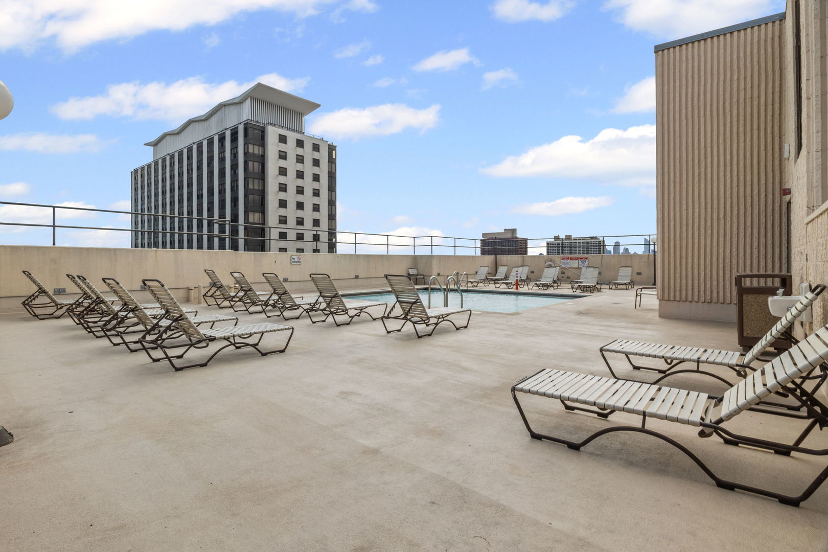 3150 N SHERIDAN Road Unit: 2C