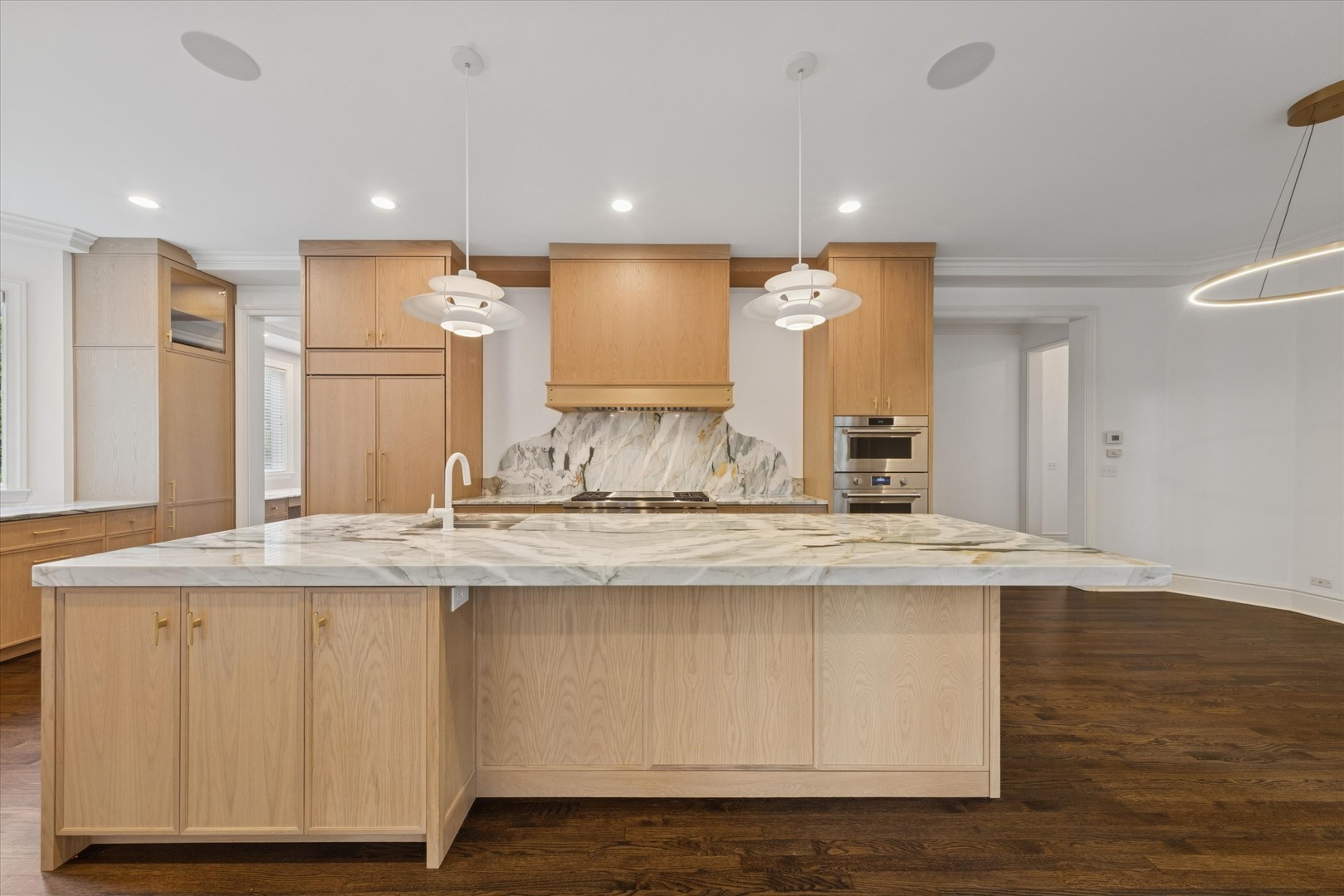 910 S Park Avenue