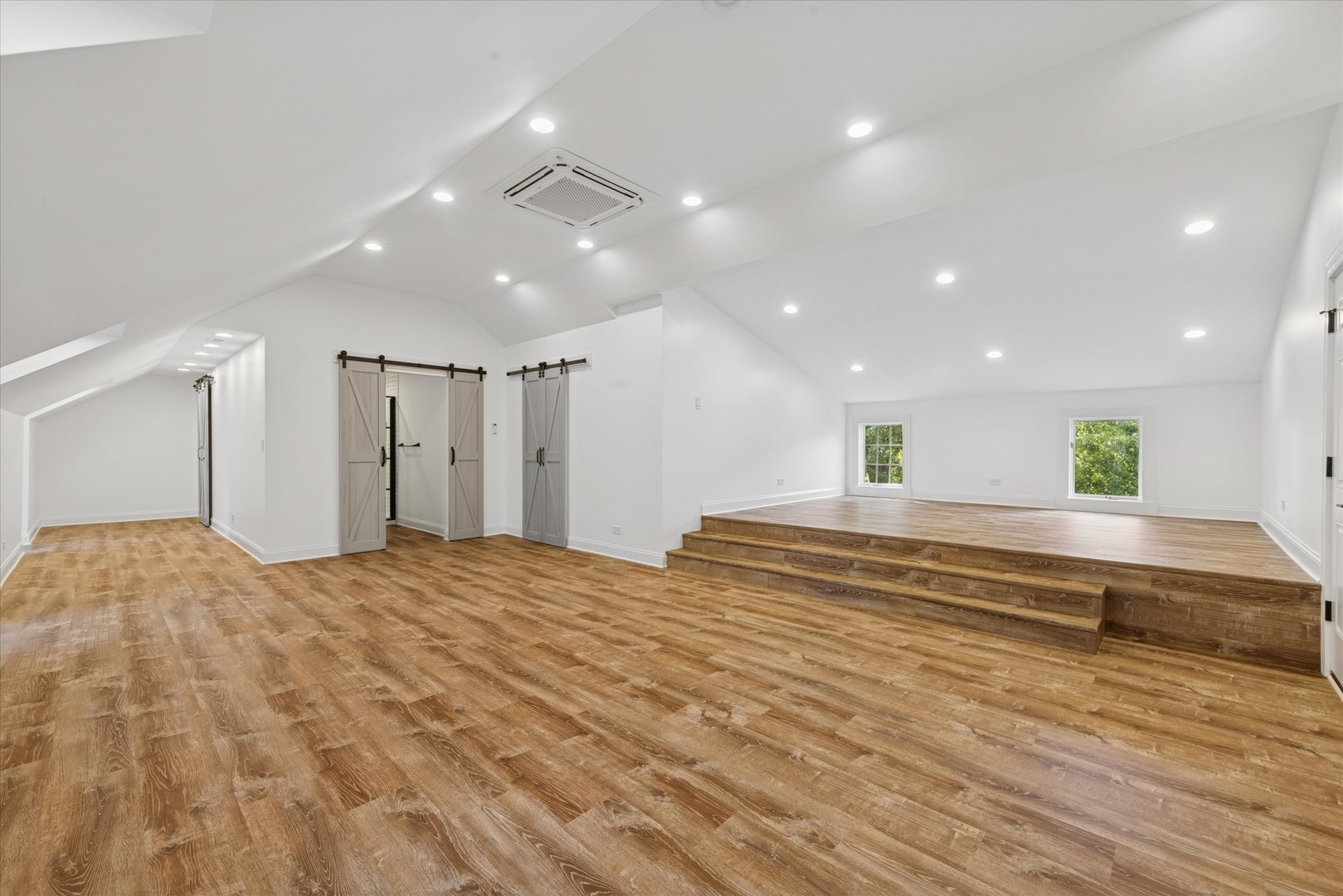910 S Park Avenue