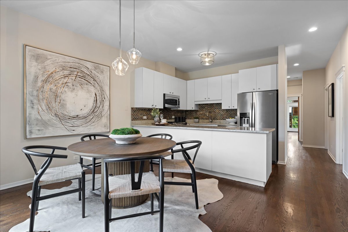 2955 N Racine Avenue Unit: 2B