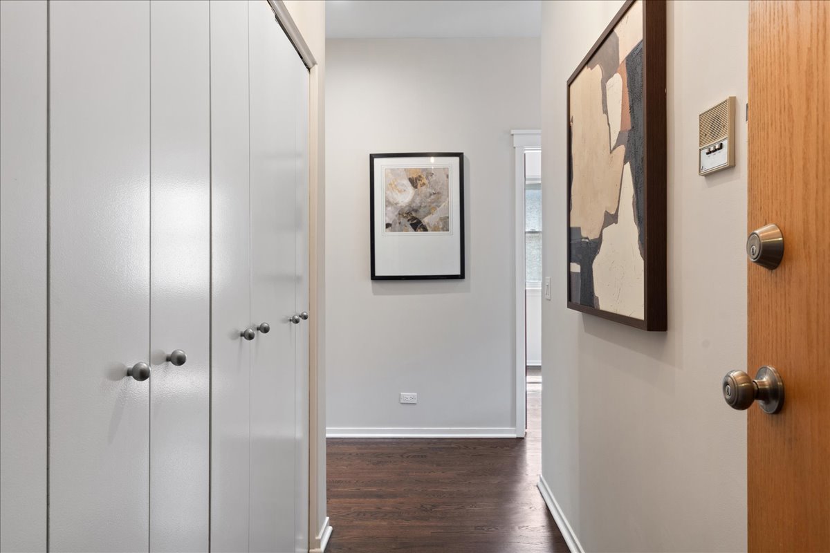 2955 N Racine Avenue Unit: 2B