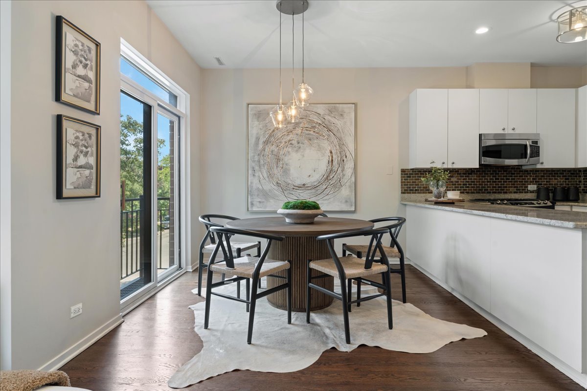 2955 N Racine Avenue Unit: 2B